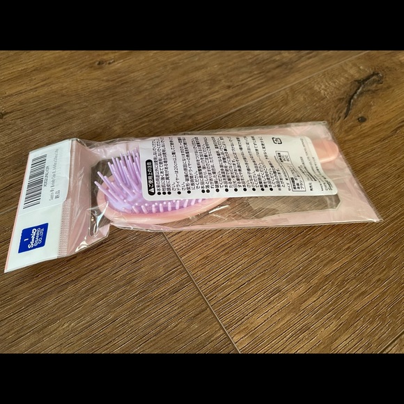 KUROMI & MY MELODY-NWT Hair Brush - Picture 6 of 11